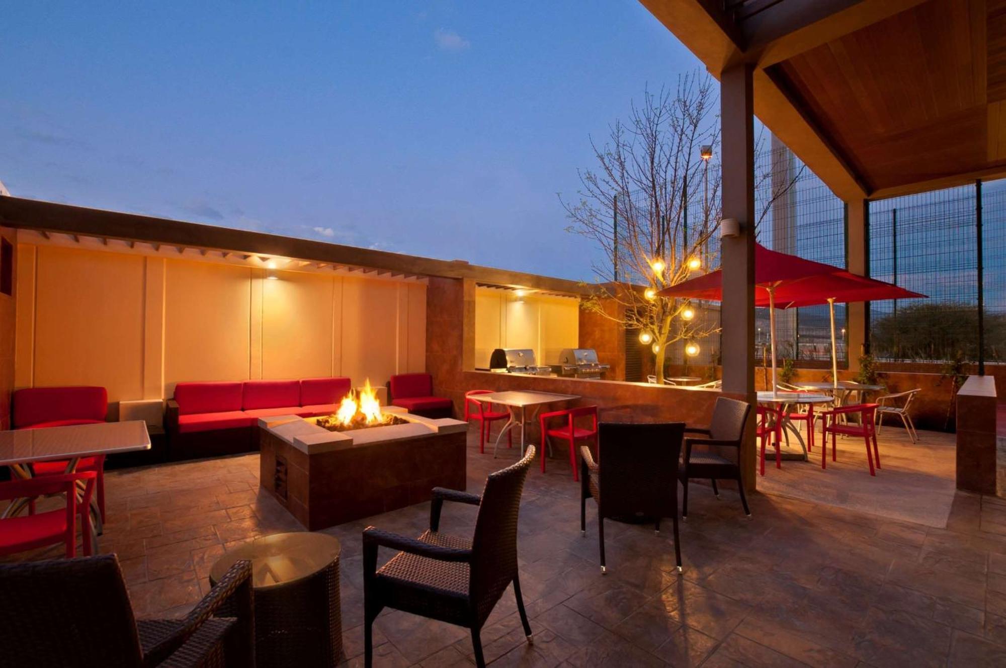 Homewood Suites By Hilton Querétaro Exteriör bild